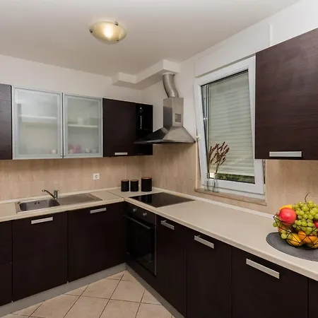 Sea View In Makarska, Free Parking Appartement *